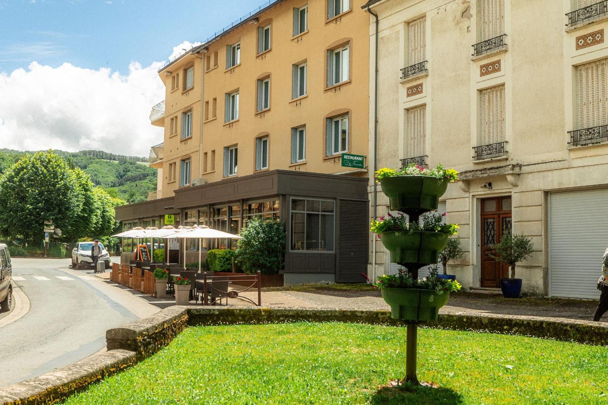 Logis Hotel Restaurant De France Saint Geniez d'Olt Bagian luar foto
