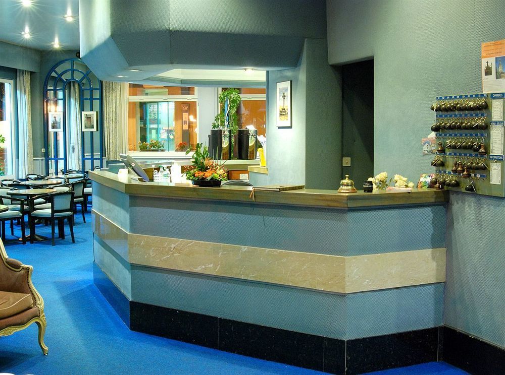 Logis Hotel Restaurant De France Saint Geniez d'Olt Bagian luar foto