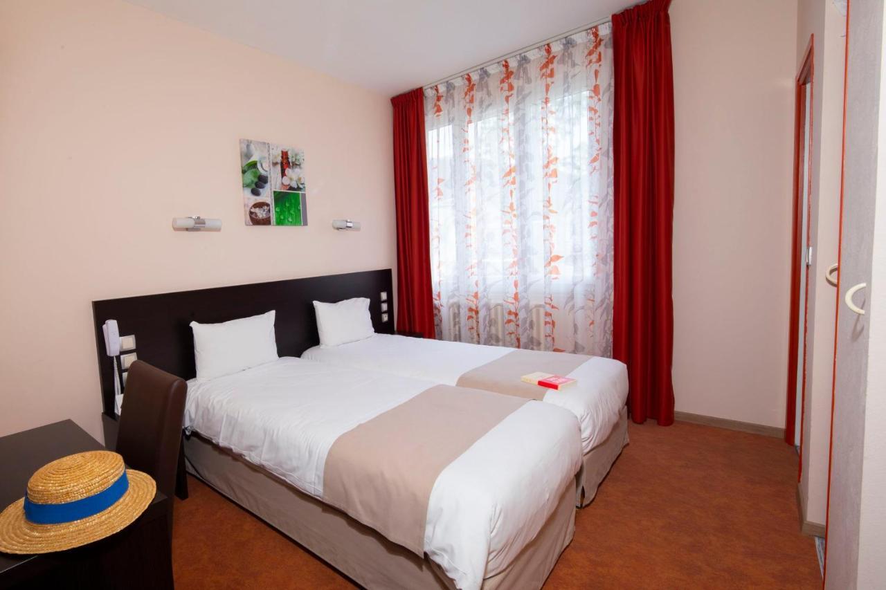 Logis Hotel Restaurant De France Saint Geniez d'Olt Bagian luar foto